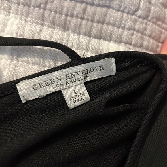 Black v-neck - Picture 2 of 2